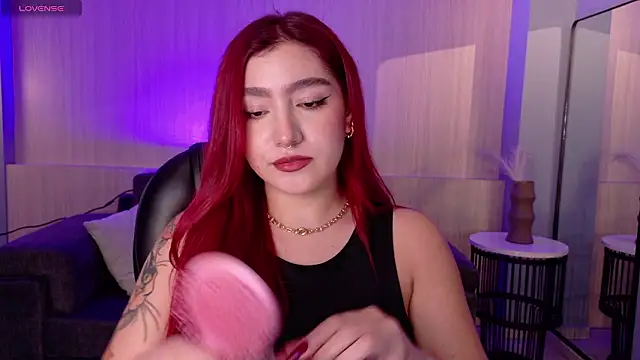 Snapshot of ViolettCastel chatting on February 13, 2026, 7:36 pm ViolettCastel online show from February 13, 2026, 7:36 pm