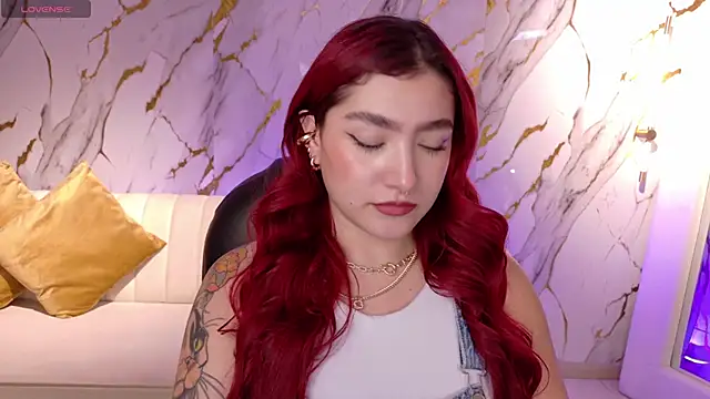 Snapshot of ViolettCastel chatting on February 7, 2026, 7:11 pm ViolettCastel online show from February 7, 2026, 7:11 pm