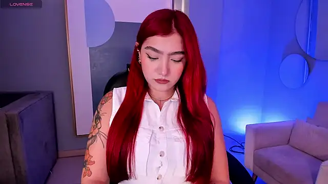 ViolettCastel online show from September 18, 2025, 6:44 pm