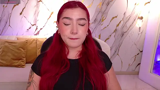 ViolettCastel online show from November 19, 2025, 7:25 pm