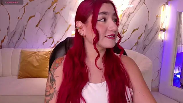 ViolettCastel online show from December 14, 2025, 5:07 pm