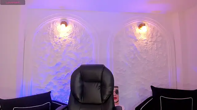 ViolettCastel online show from October 5, 2025, 5:47 pm