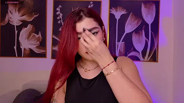 Snapshot of ViolettCastel chatting on March 3, 2026, 7:32 pm ViolettCastel online show from March 3, 2026, 7:32 pm