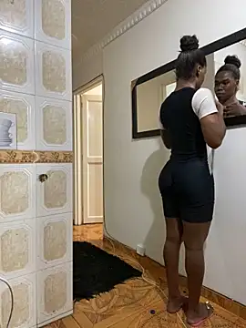 sweetsarabig22cm online show from November 23, 2025, 3:16 am