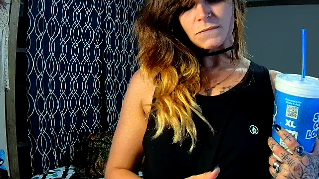 Snapshot of ZeelaXoXo chatting on October 2, 2025, 4:27 am ZeelaXoXo online show from October 2, 2025, 4:27 am