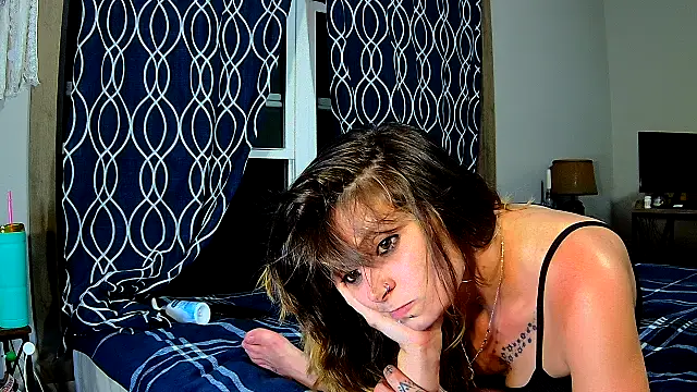 Snapshot of ZeelaXoXo chatting on September 14, 2025, 4:57 am ZeelaXoXo online show from September 14, 2025, 4:57 am