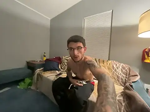 hungkubenski online show from November 7, 2025, 8:19 am