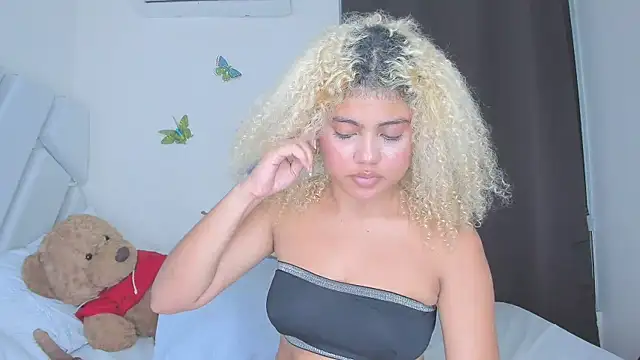 Snapshot of sofiacastillo01 chatting on February 24, 2026, 1:06 am sofiacastillo01 online show from February 24, 2026, 1:06 am