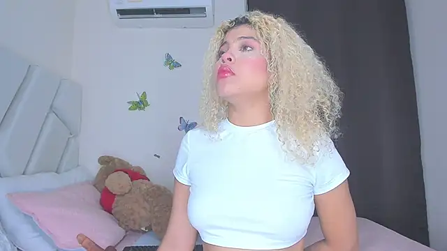 Snapshot of sofiacastillo01 chatting on February 28, 2026, 2:17 pm sofiacastillo01 online show from February 28, 2026, 2:17 pm