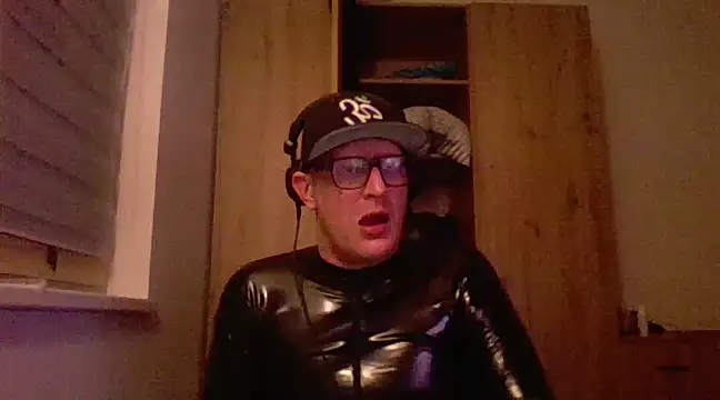 Snapshot of Bigthroaterboy chatting on February 11, 2025, 11:12 pm Bigthroaterboy online show from February 11, 2025, 11:12 pm
