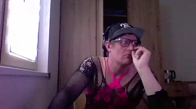 Snapshot of Bigthroaterboy chatting on January 27, 2025, 1:52 pm Bigthroaterboy online show from January 27, 2025, 1:52 pm