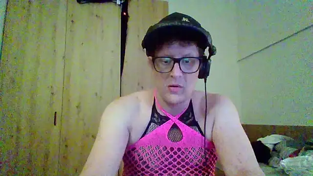 Snapshot of Bigthroaterboy chatting on September 9, 2025, 4:22 am Bigthroaterboy online show from September 9, 2025, 4:22 am