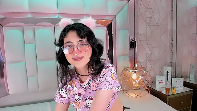 Snapshot of SaraMartini1 chatting on September 13, 2025, 6:02 am SaraMartini1 online show from September 13, 2025, 6:02 am