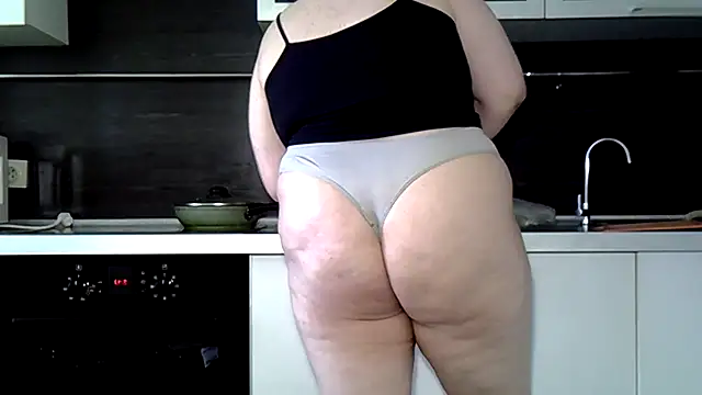 AnitaWillias online show from July 7, 2026, 6:47 am