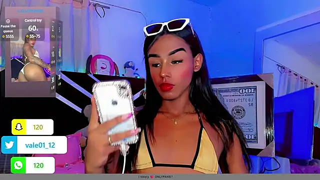 hot goddess3X online show from February 21, 2025, 1:33 pm