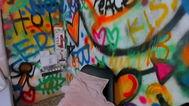 Liana Bernocchi online show from September 12, 2025, 8:19 pm