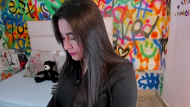 Liana Bernocchi online show from November 10, 2025, 8:58 pm