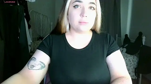 Snapshot of Roxy_Sakura chatting on December 4, 2024, 11:24 am Roxy Sakura online show from December 4, 2024, 11:24 am