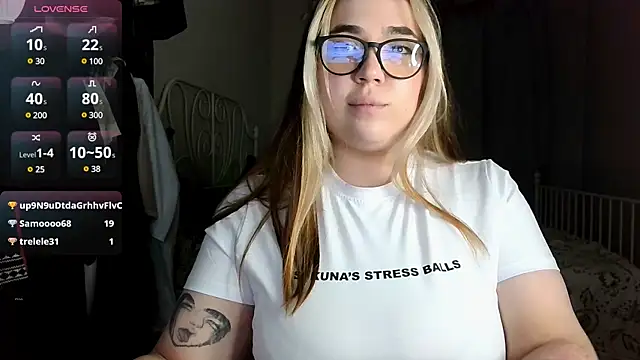 Snapshot of Roxy_Sakura chatting on March 16, 2025, 1:17 pm Roxy Sakura online show from March 16, 2025, 1:17 pm