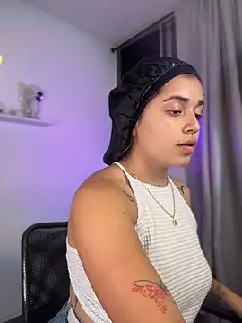 JoselinFlower  online show from December 19, 2025, 1:31 am