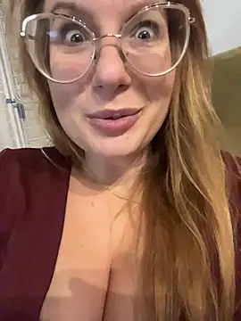 Vanilladreams online show from December 14, 2025, 11:54 pm