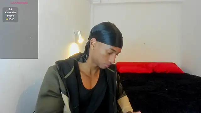 Malkongarcia online show from November 5, 2025, 1:47 pm