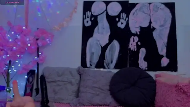 Snapshot of KilyetVera3x chatting on February 13, 2026, 4:56 am KilyetVera3x online show from February 13, 2026, 4:56 am