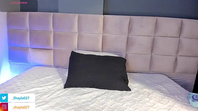 Shayla27 online show from April 11, 2026, 8:23 pm