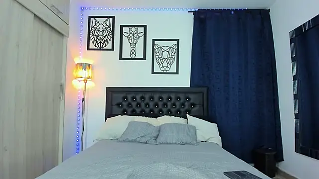 Snapshot of Scarlett_Steelee chatting on December 18, 2024, 2:10 am Scarlett Steelee online show from December 18, 2024, 2:10 am