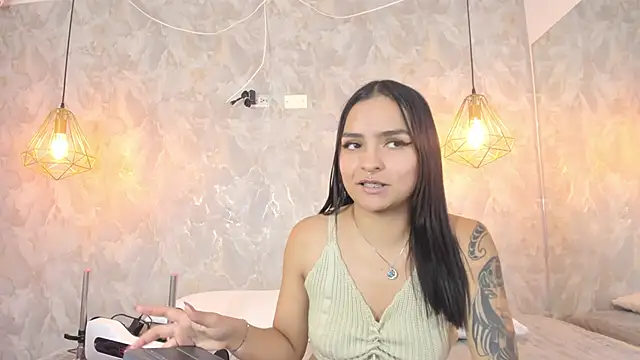 Snapshot of leigh-angels chatting on June 15, 2026, 10:20 pm leigh-angels online show from June 15, 2026, 10:20 pm