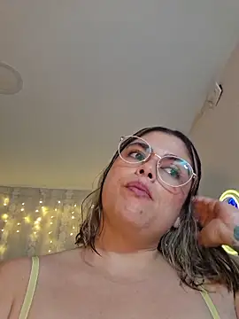 Snapshot of Juliietha_servas chatting on March 15, 2026, 1:23 am Juliietha servas online show from March 15, 2026, 1:23 am