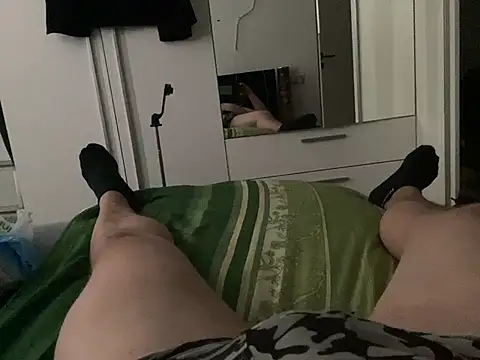 Snake201983 online show from July 14, 2026, 3:51 pm