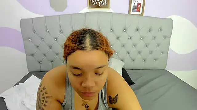 Snapshot of BRIYITHMENA chatting on February 17, 2026, 12:35 pm BRIYITHMENA online show from February 17, 2026, 12:35 pm