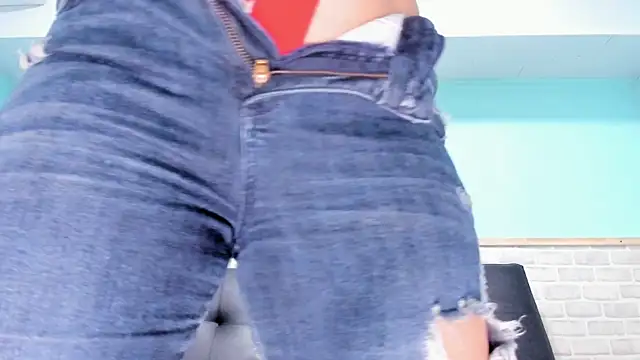 emily hunter12 online show from September 29, 2025, 1:39 pm