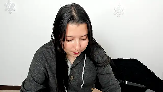 cami-01 online show from February 5, 2026, 8:59 pm