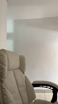 Sol biglips online show from November 10, 2025, 3:28 pm