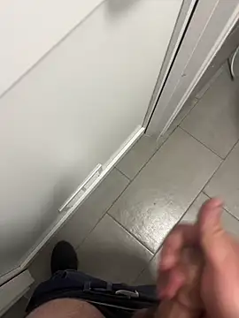 Snapshot of _themask_ chatting on February 17, 2025, 9:10 pm themask online show from February 17, 2025, 9:10 pm