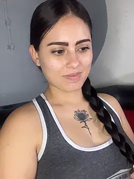 Snapshot of Azuna25 chatting on June 22, 2026, 11:24 pm Azuna25 online show from June 22, 2026, 11:24 pm