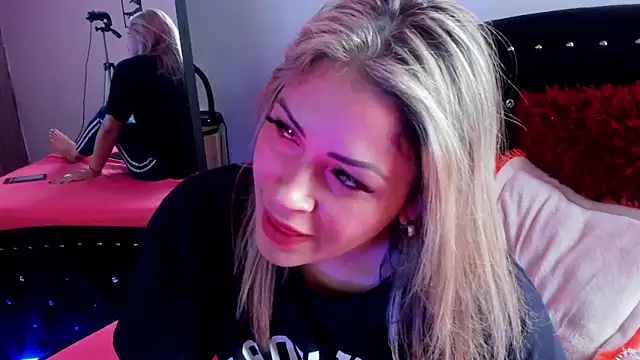 Snapshot of Natalia_Montoya chatting on February 9, 2025, 5:33 pm Natalia Montoya online show from February 9, 2025, 5:33 pm
