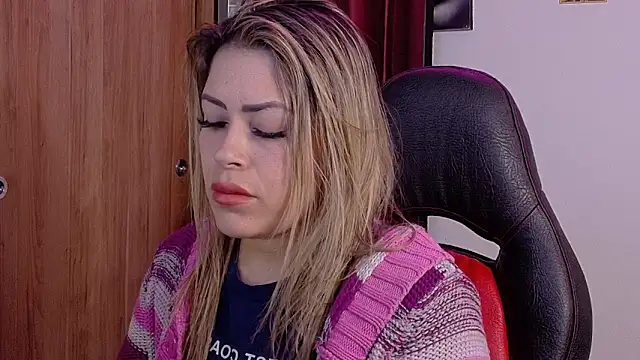 Snapshot of Natalia_Montoya chatting on October 8, 2025, 5:42 am Natalia Montoya online show from October 8, 2025, 5:42 am