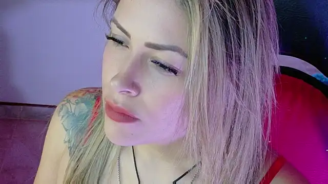 Natalia Montoya online show from November 9, 2025, 10:47 pm