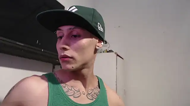 Snapshot of bix_couples chatting on November 4, 2025, 2:59 am bix couples online show from November 4, 2025, 2:59 am