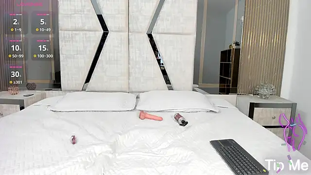 LaurenSnow online show from September 20, 2025, 3:06 pm