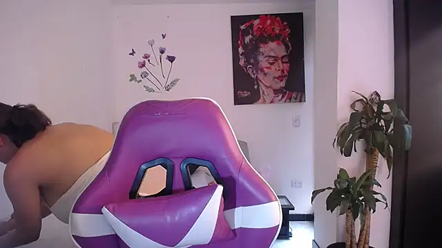 esmeraldaa230 online show from March 30, 2026, 9:05 pm