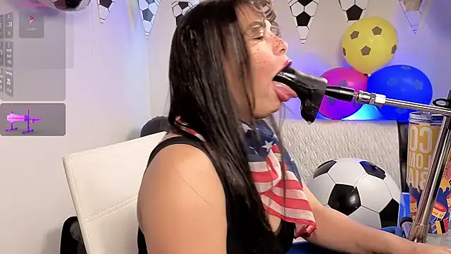 Anabel693 online show from June 26, 2026, 3:40 pm