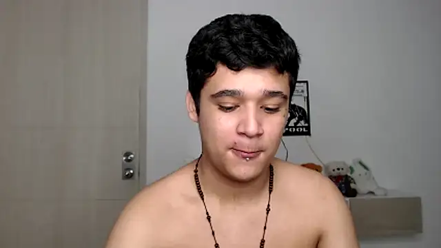 kaiine190 online show from October 27, 2025, 10:33 pm