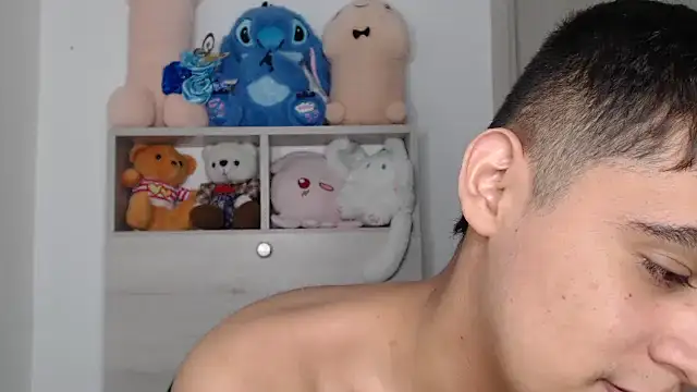 Snapshot of kaiine190 chatting on February 18, 2026, 6:33 am kaiine190 online show from February 18, 2026, 6:33 am