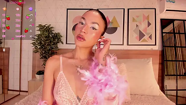 Snapshot of LunaRuso chatting on February 26, 2026, 7:36 pm LunaRuso online show from February 26, 2026, 7:36 pm