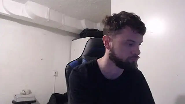 Talenjames4 online show from November 11, 2025, 9:42 pm