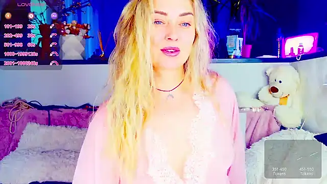  JuliaSpace  online show from June 2, 2026, 4:29 pm
